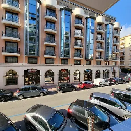 Position Croisette Martinez ! 150m From The Completely Renovated ! 아파트 칸느