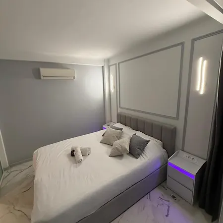 아파트 Position Croisette Martinez ! 150m From The Completely Renovated ! *