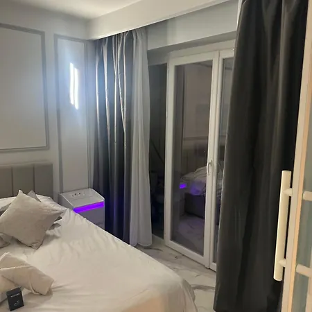 Position Croisette Martinez ! 150m From The Completely Renovated ! 아파트