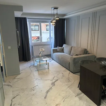Position Croisette Martinez ! 150m From The Completely Renovated ! *